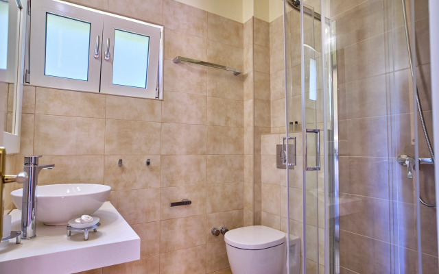 Chrismos Luxury Suites and Studios
