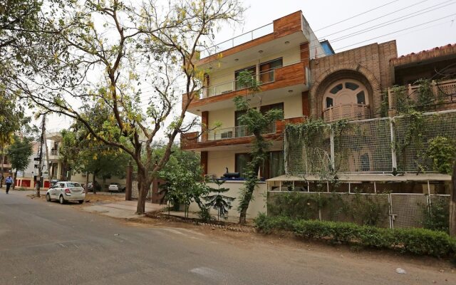 OYO 14445 Cyber Inn