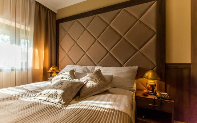 Komló Hotel Gyula