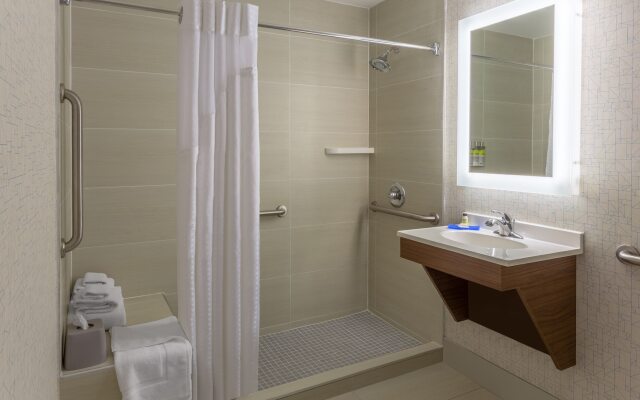 Holiday Inn Express Laguardia Airport