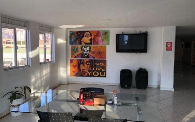 Hotel Plaza Mayor Suites