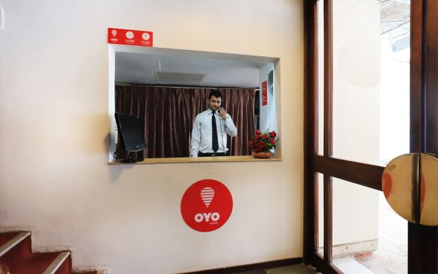 OYO 9677 Hotel Surya