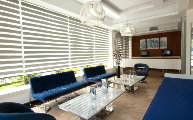 LYZ Business Hotel