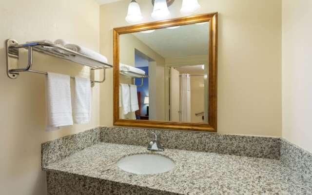 Days Inn by Wyndham Breezewood