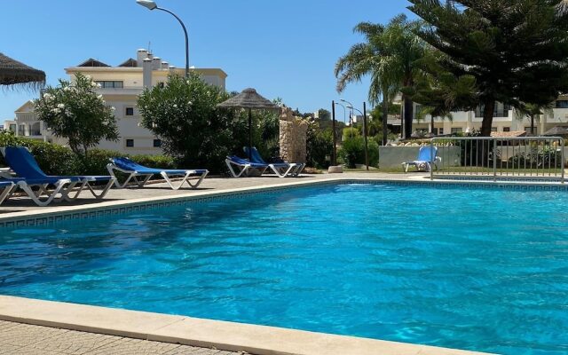 Sunset Haven in Albufeira - Short Walk to Oldtown