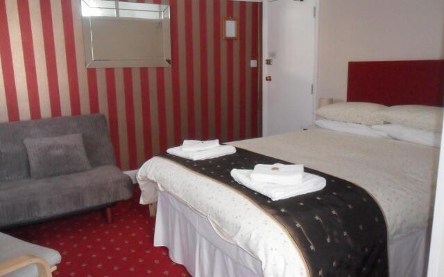 Cleave Court Guest House