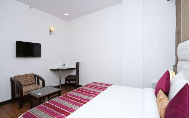 OYO 10591 Hotel Parktel