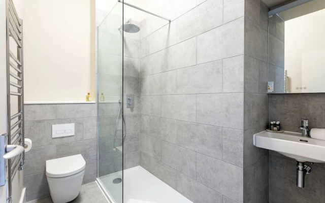 Cosy North Kensington Flat