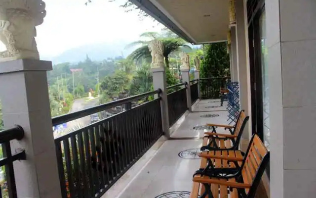 Seruni Hotel Family Room