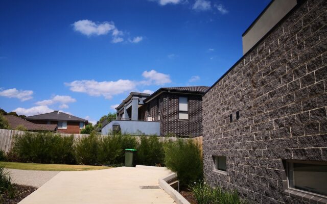 Bundoora Townhouse