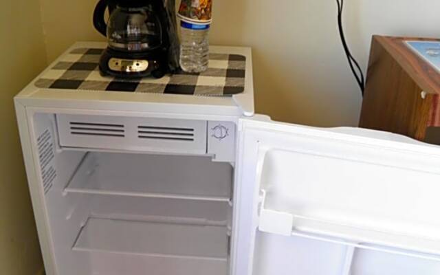 #52 Bungalow Seaside Hotel & Victors RV Park