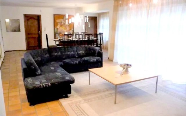 House With 5 Bedrooms in Comblain-au-pont, With Enclosed Garden and Wi