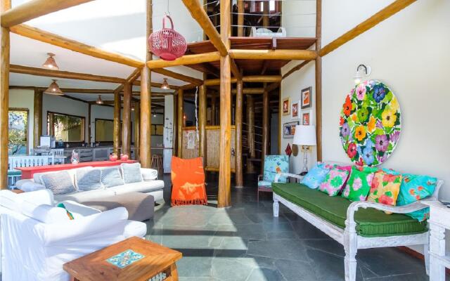 Pineapples Ubatuba | Mansion overlooking the sea
