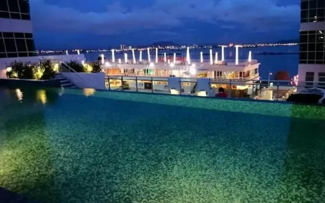 JK Maritime Luxury Suite