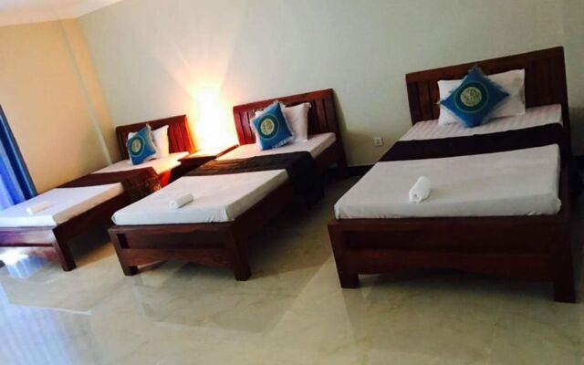 Blue Diamond Guest House - Hostel