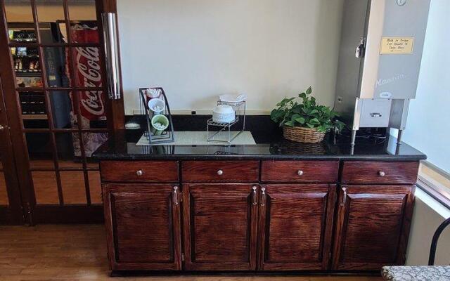 Red Roof Inn & Suites Cornelius – Lake Norman