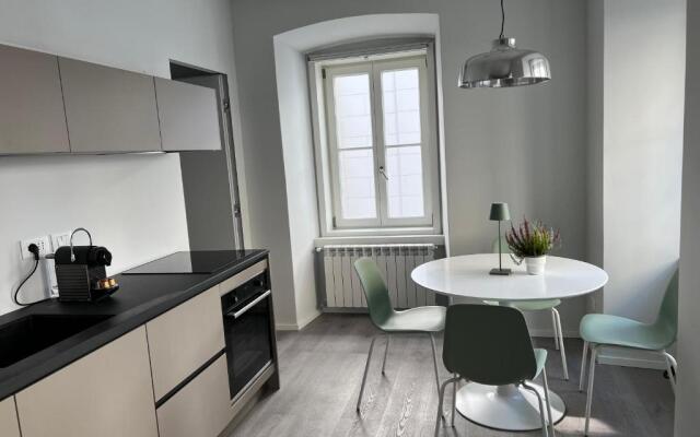 Central Corner House