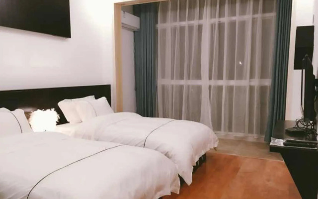 No.8 Gingko Inn