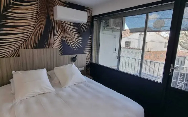 Cube Hotel