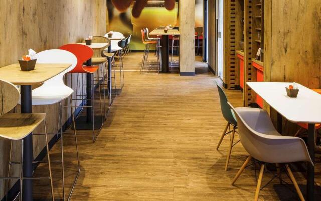 ibis Versailles Château