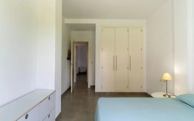 Spacious Apartment With 2 Terraces