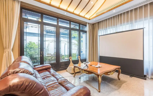 One Family Mogan Mountain Villa