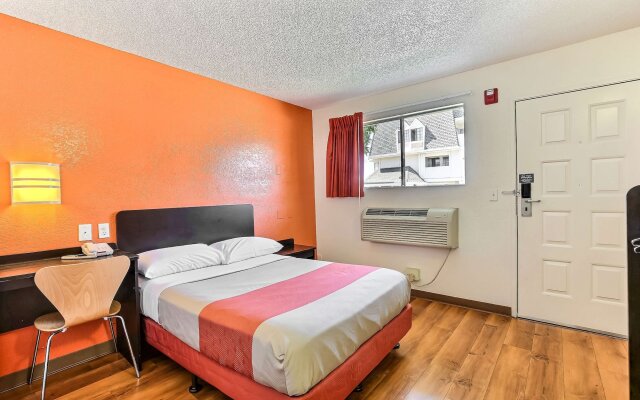 Motel 6 Oakland Airport