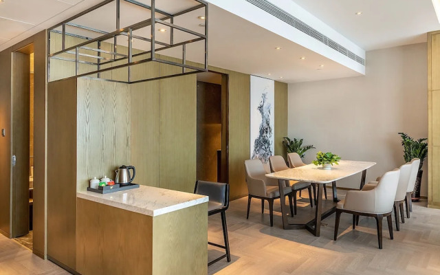 Datong Xinyu Crown Hotel