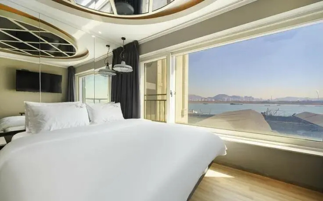 Busan Myeongji Oceanview JK Hotel