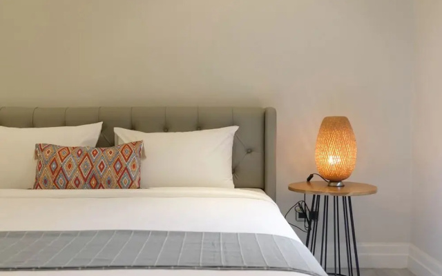 UROOMS Senopati