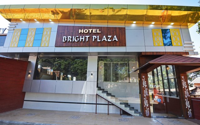 OYO 23365 Hotel Bright Plaza