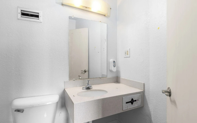 Super 8 Norfolk/Chesapeake Bay