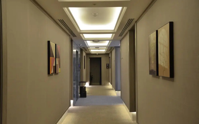 Crown Suite