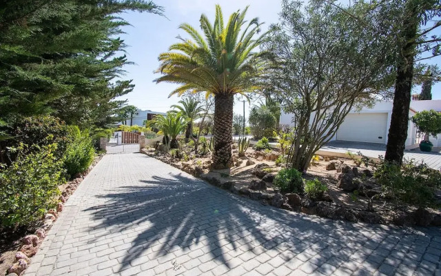 Pomba Beautifully Renovated With Heated Pool