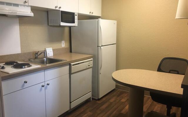 Extended Stay America Suites Indianapolis Airport