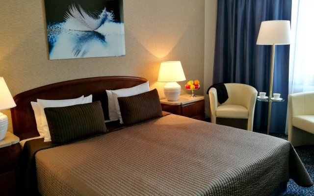 Booking Hotel Crown Piast & Spa