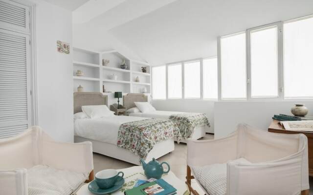 Bright & Beautiful 3 BD Apartment With Private Terrace - Magdalena Terrace