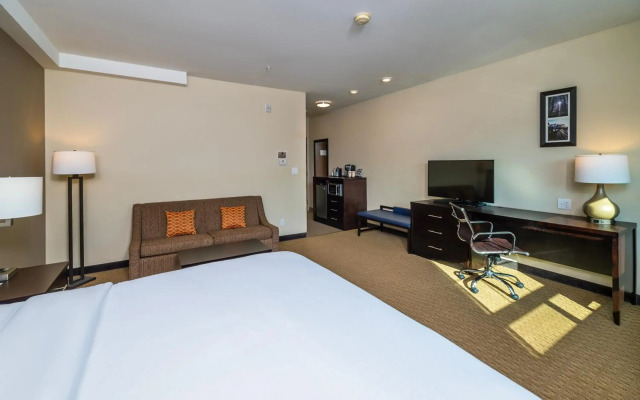 Comfort Inn & Suites