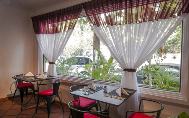 La Rose Suites