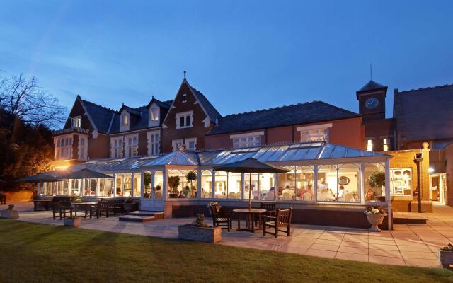 Hilton St Anne's Manor, Bracknell