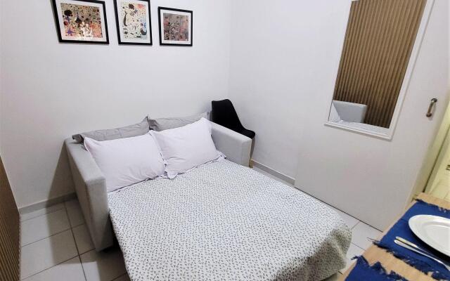 Quarto e sala novo e silencioso