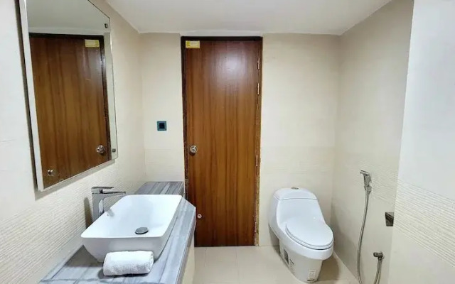 Luxurious 3-bhk Highly Secured & Close to Airport