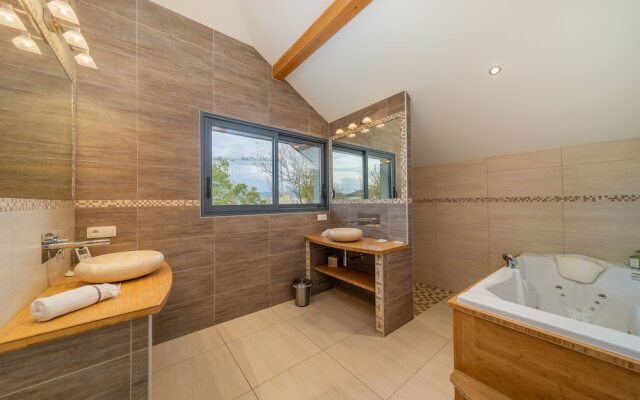 Dream 5BD Villa for Families Geneva 14KM