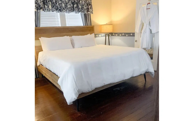 Beach Drive Inn Bed & Breakfast