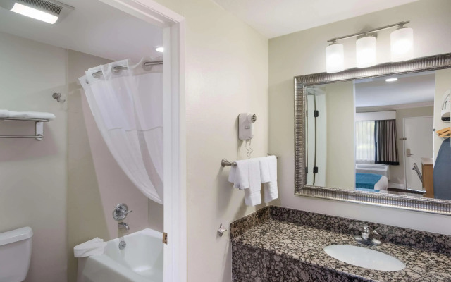 Best Western Woodland Hills Inn