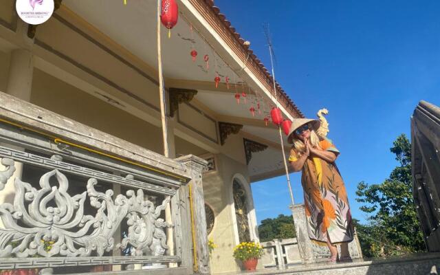 Rooster Mekong Garden & Villas