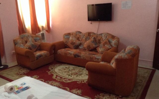 Royal Crest Hotel Restaurant and Sports Centrum