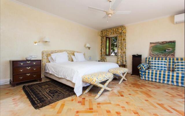 Villa Can Pirata . Seafront Villa For 10 People
