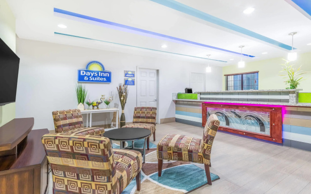 Days Inn & Suites by Wyndham Madisonville