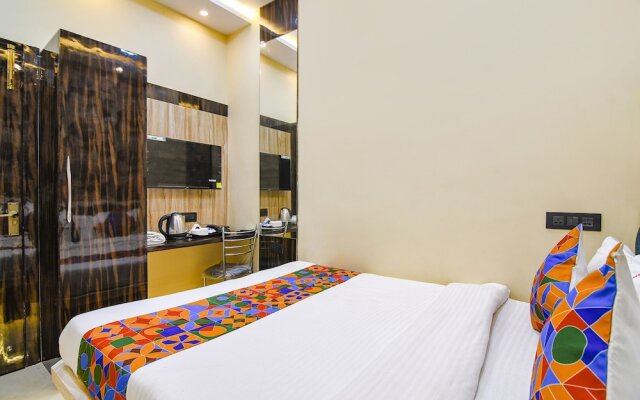 Fabhotel Royal Park Inn